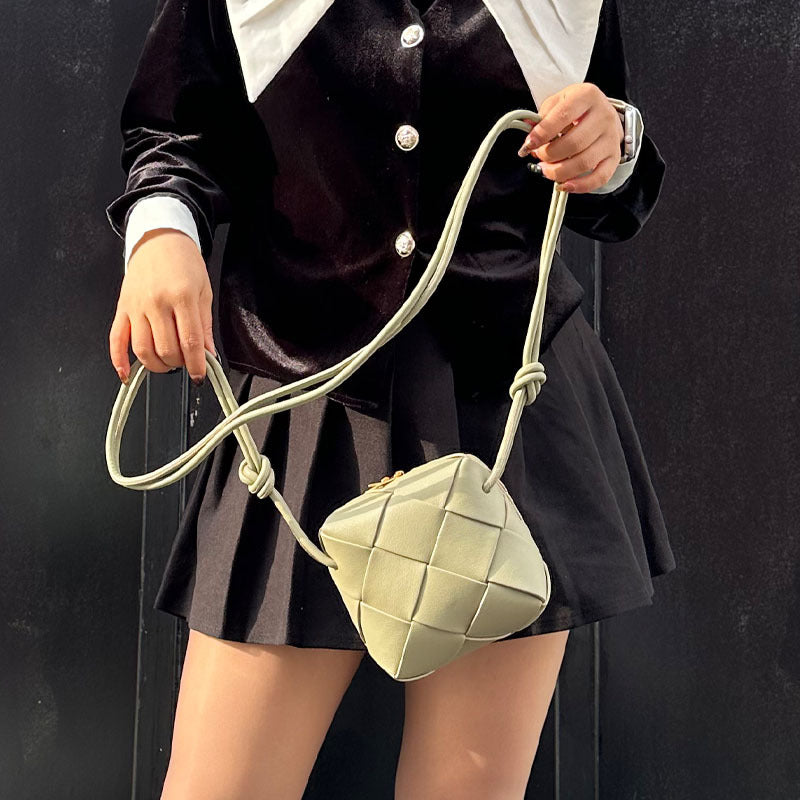 Fashion Cowhide Hand-woven Bends Hitches Portable Shoulder Bags