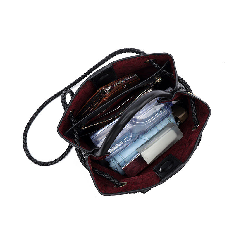 Women's Retro Versatile Simple Design Metal Cord Crossbody Bags