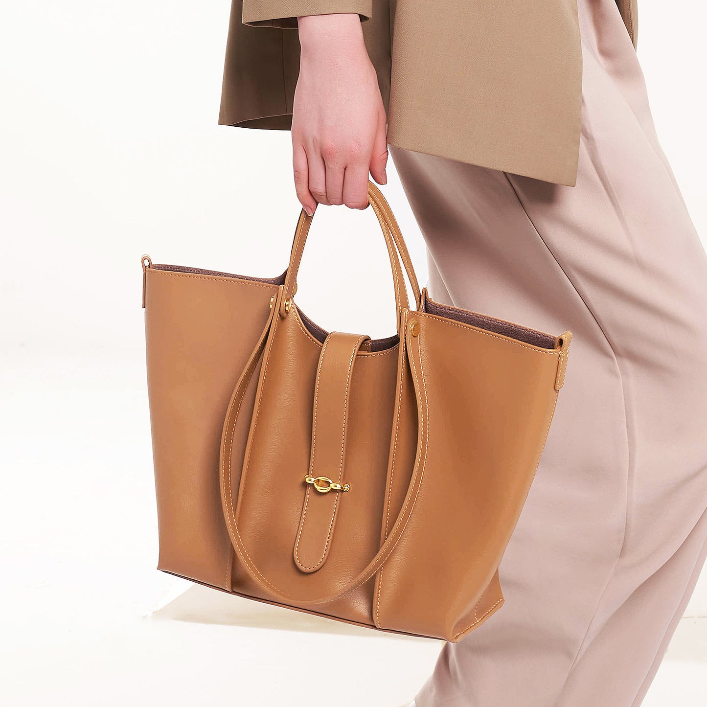 Women's Niche Cowhide Commuter Leather Large Capacity Tote Bags