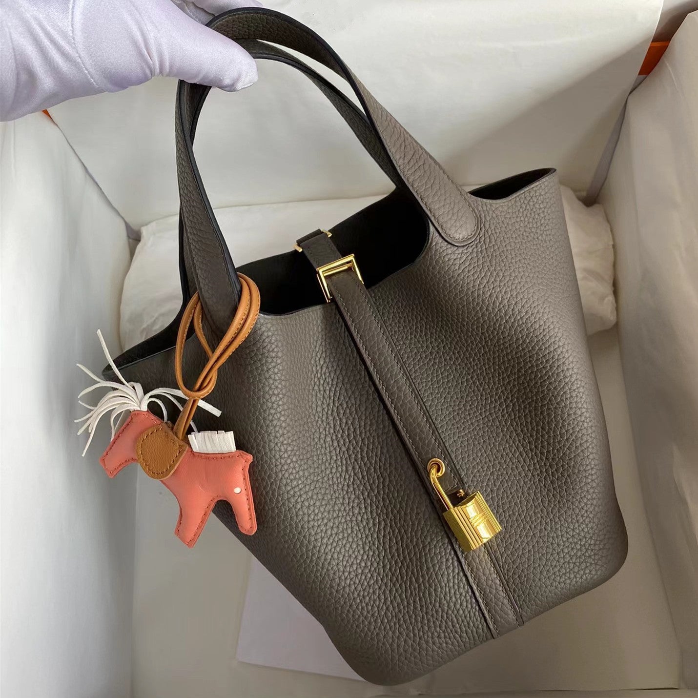 Women's Handmade Wax Line Vegetable Basket Cowhide Lychee Pattern Elephant Bags