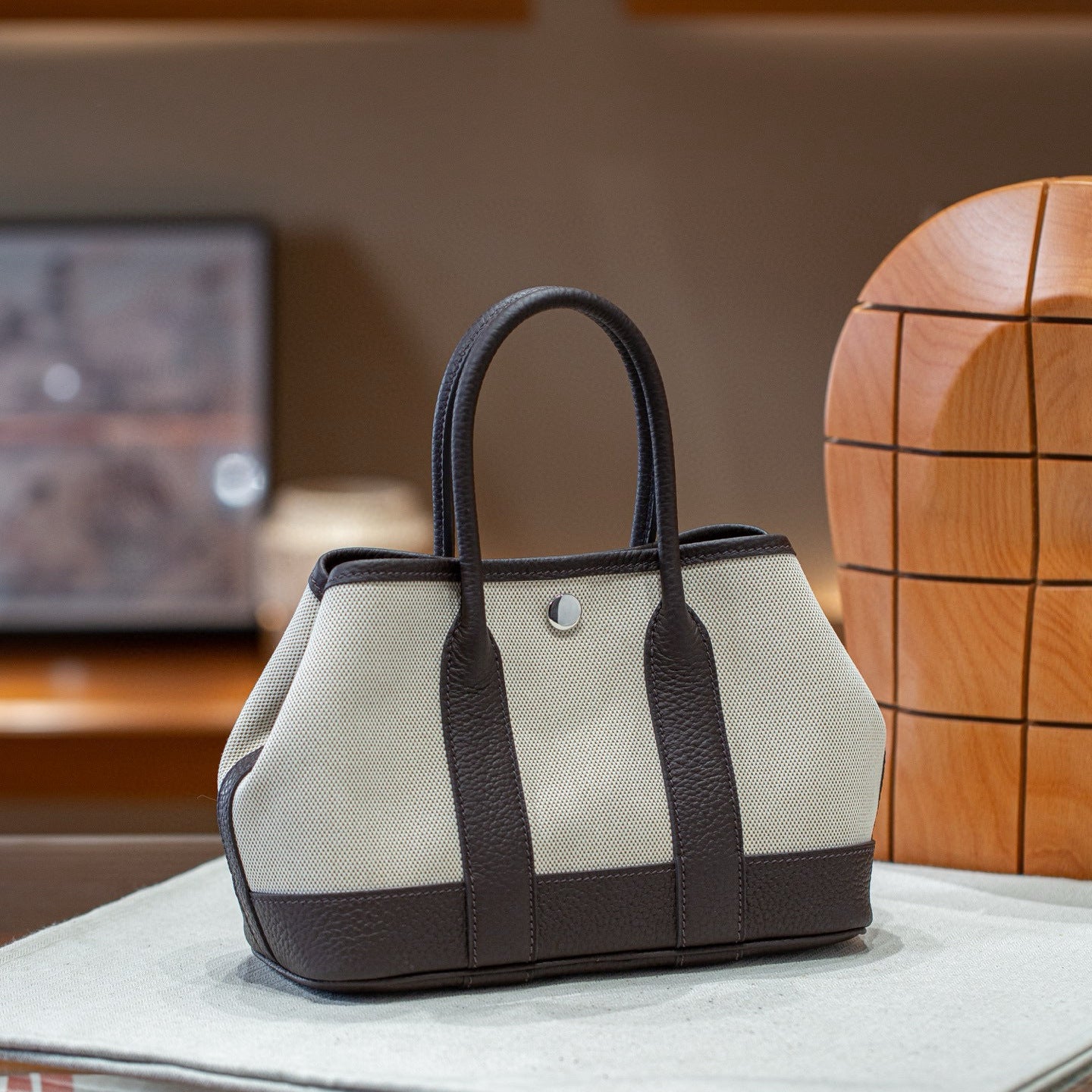 Charming Comfortable Cowhide Stitching Canvas Fashion Handbags