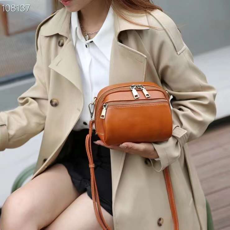 Women's Genuine Leather Top Layer Vegetable Tanning Contrast Color Shoulder Bags