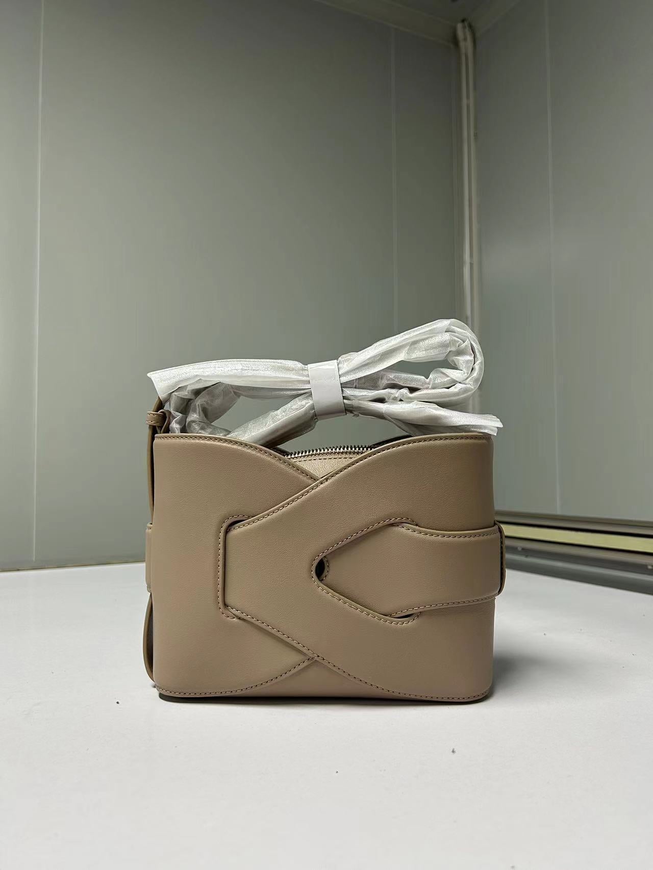 Women's Quality Design Leather Interwoven Portable Handbags