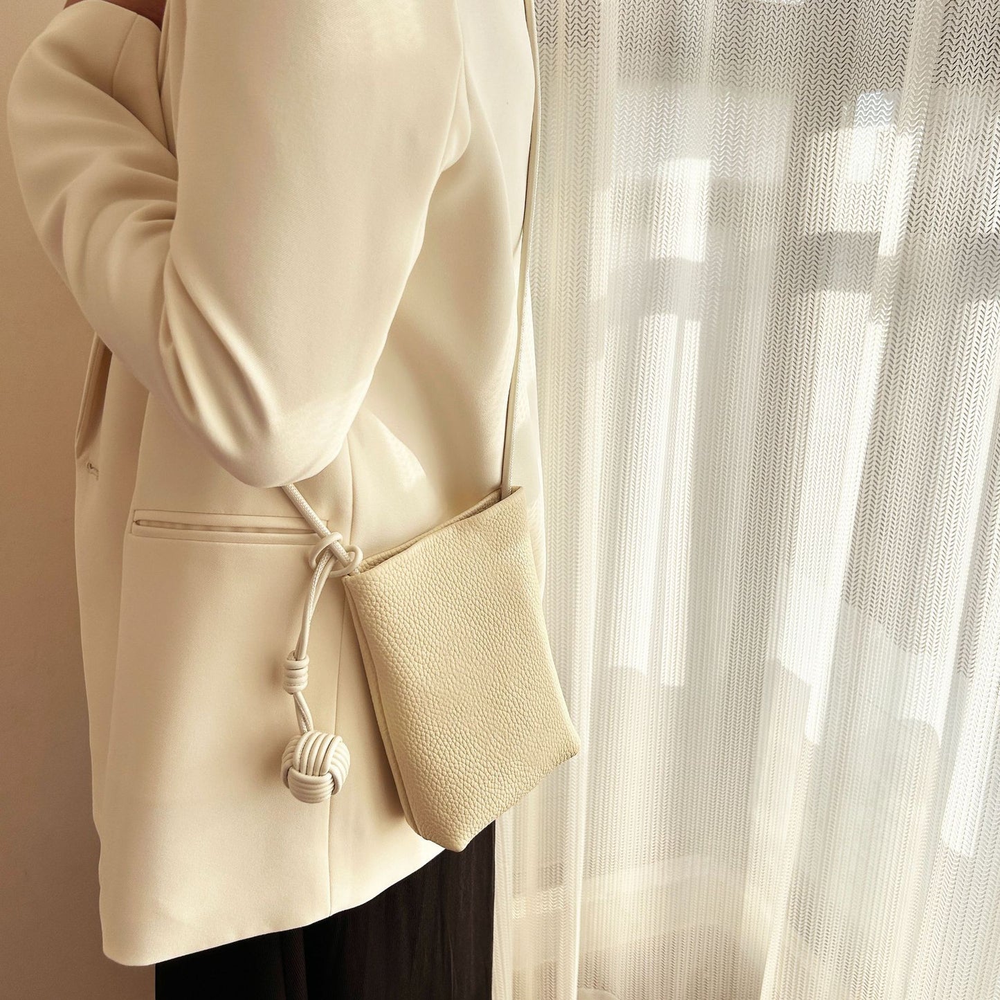 Women's Woven Ball Vertical Soft Cowhide Mini Phone Bags