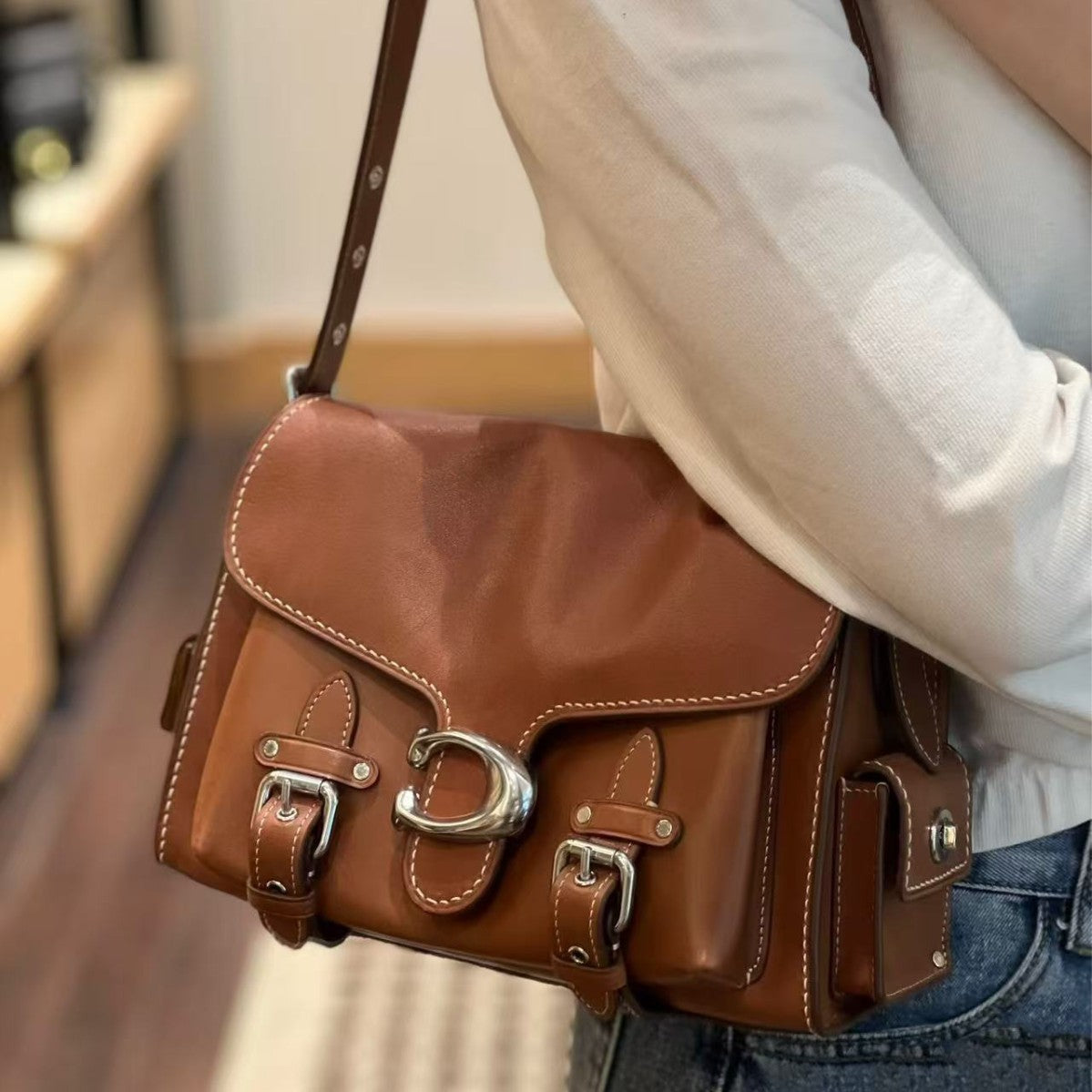 Slouchy Innovative Classy Retro Flip Motorcycle Bags