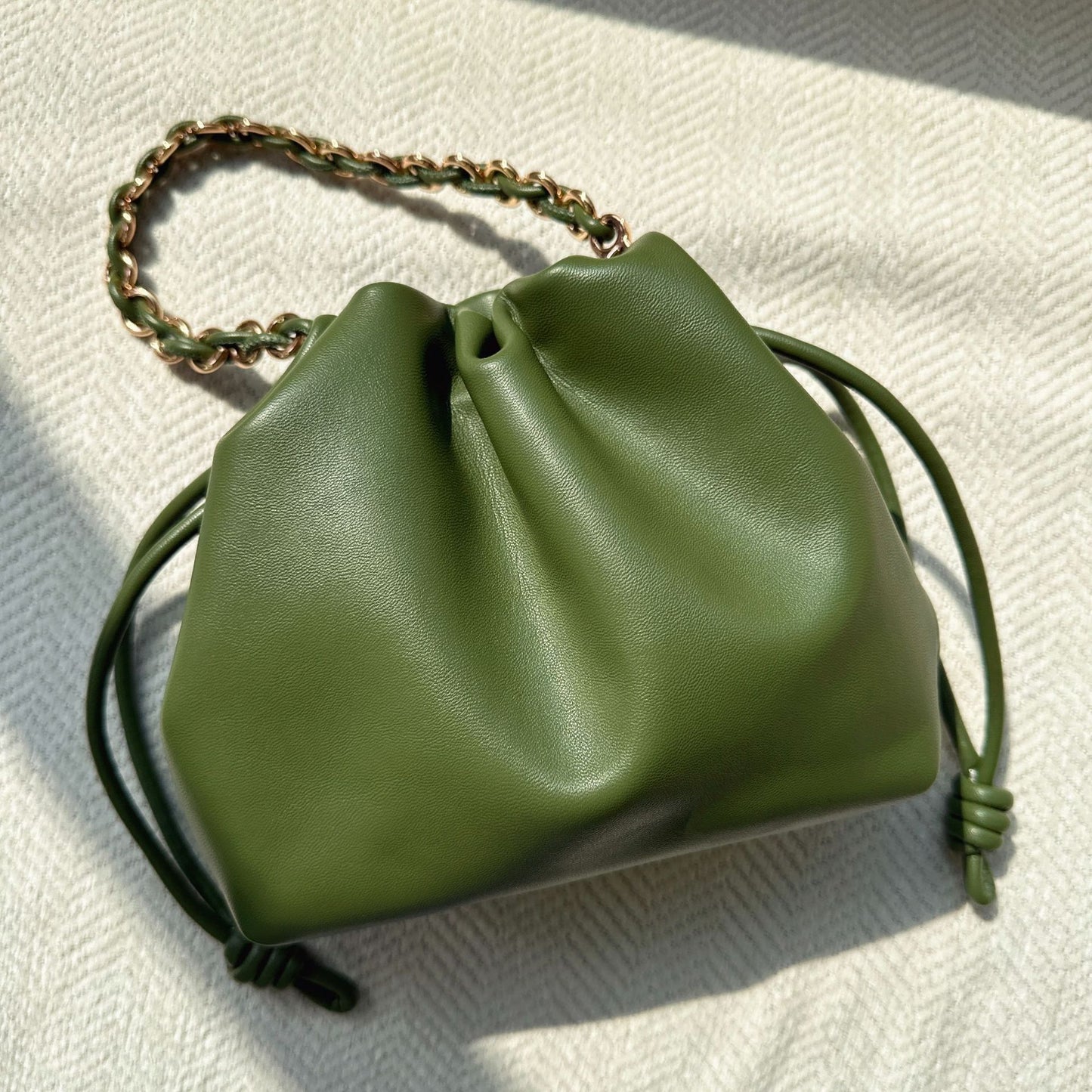 Mi Leather Drawstring Chain Lucky Cloud Bucket Bags