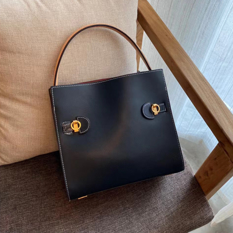 Women's Retro Frosted Hardware Large Capacity Niche Shoulder Bags