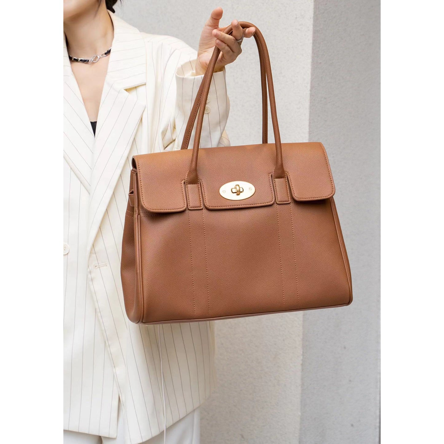 Women's Leather Large Capacity Commuter Underarm Yuan Handbags