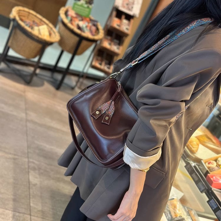 Women's High-grade French Stick Underarm Large Capacity Small Square Bags