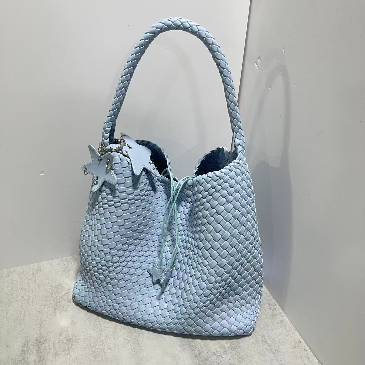 Women's Champagne Woven Large Capacity Fashion Commuter Shoulder Bags