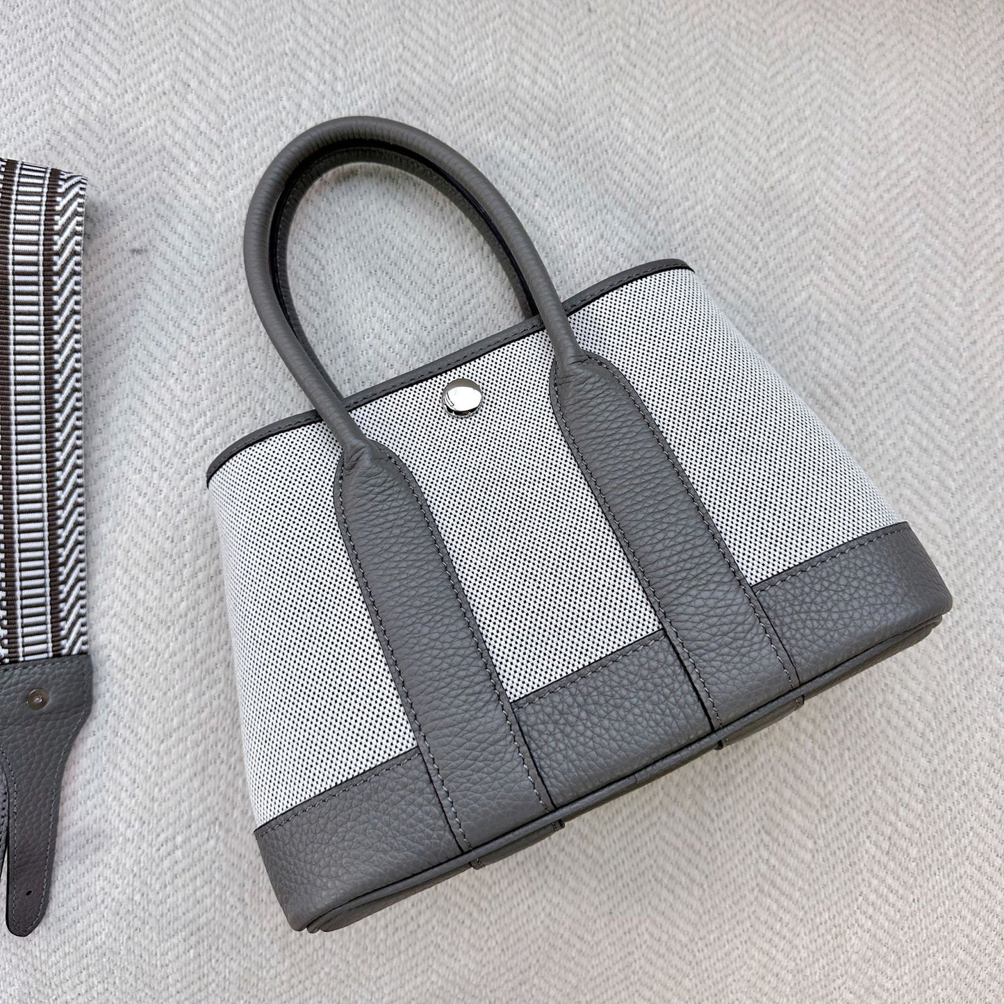 Charming Comfortable Cowhide Stitching Canvas Fashion Handbags