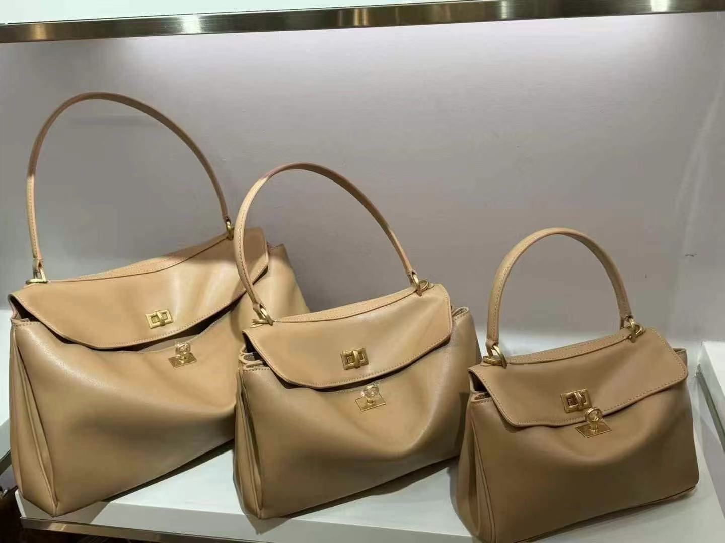 Women's Kelly Loose Neutral Large Capacity Totes Lock