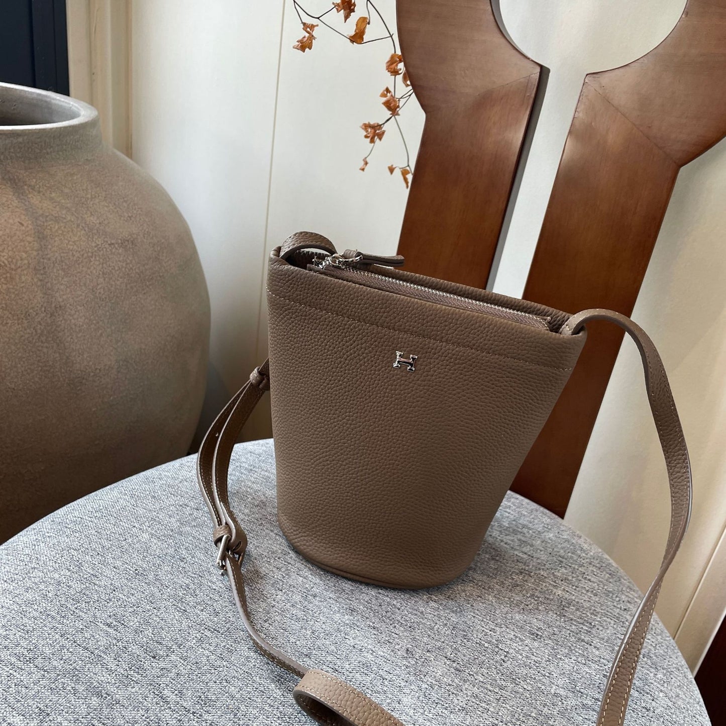 Women's Top Layer Leather Mini Portable Lychee Bucket Bags