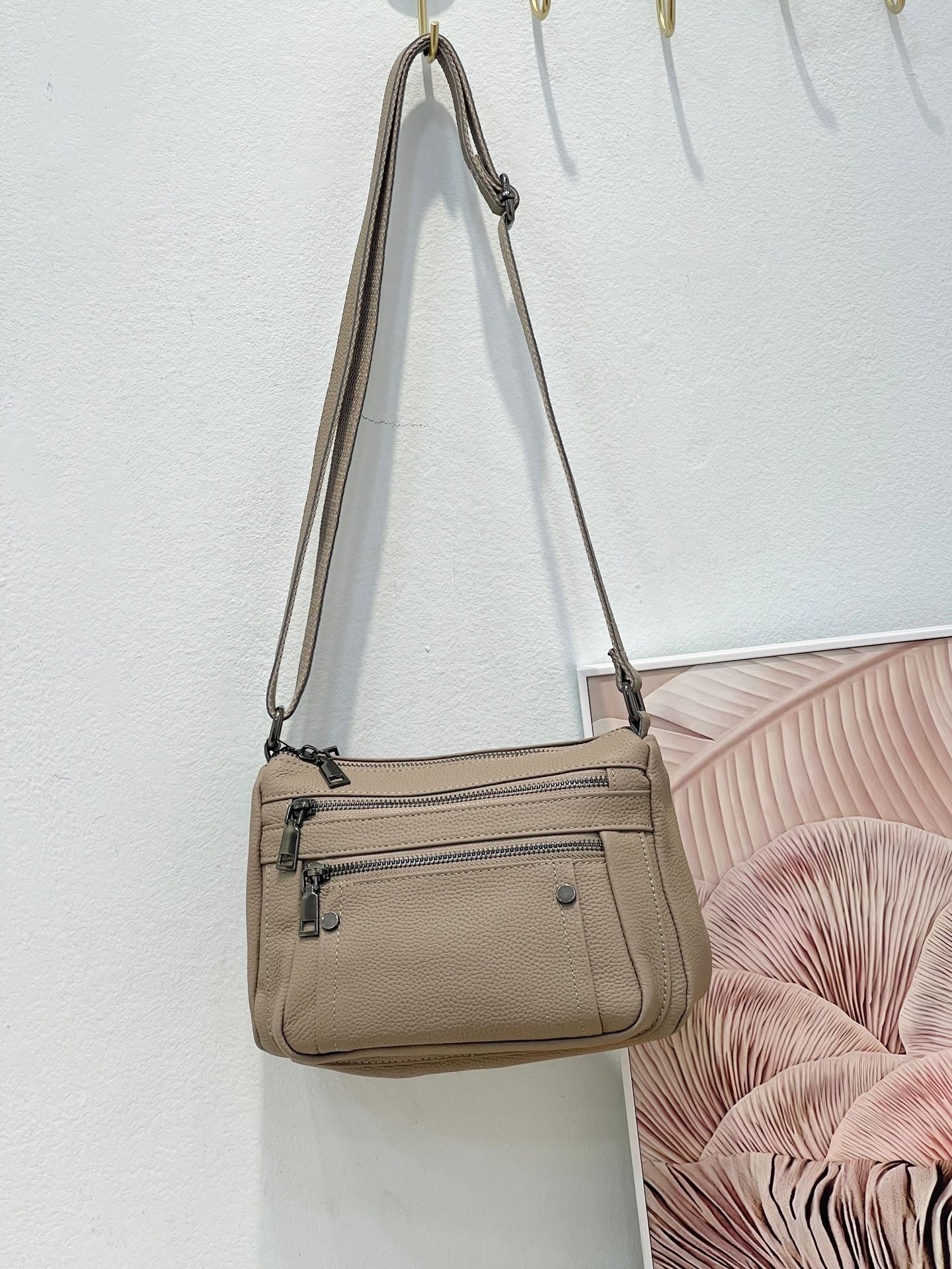 Women's First Layer Cowhide Portable Genuine Leather Shoulder Bags