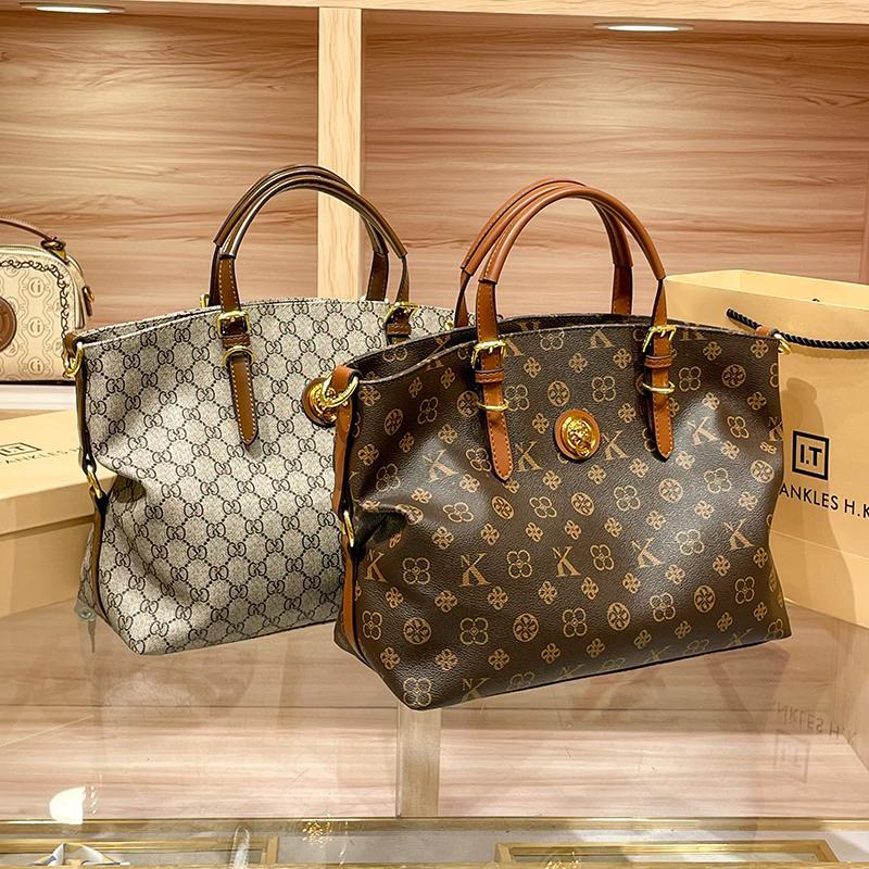 Beautiful Women's Large Capacity Leather Commuter Shoulder Bags