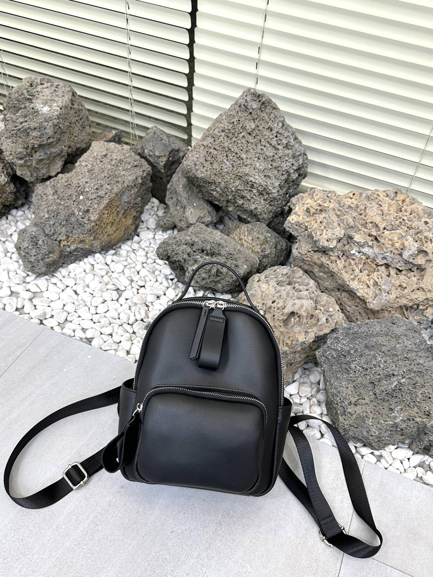 Real Leather Contrast Color Leisure Light Backpacks
