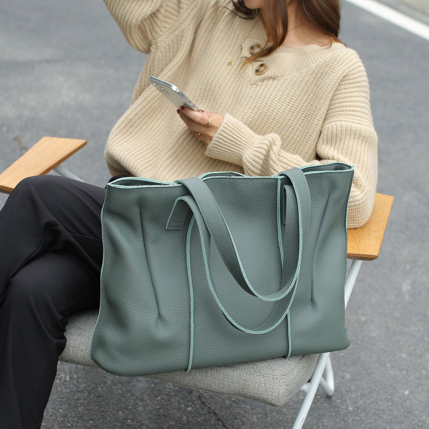 Women's First Layer Cowhide Large Portable Lady's Shoulder Bags