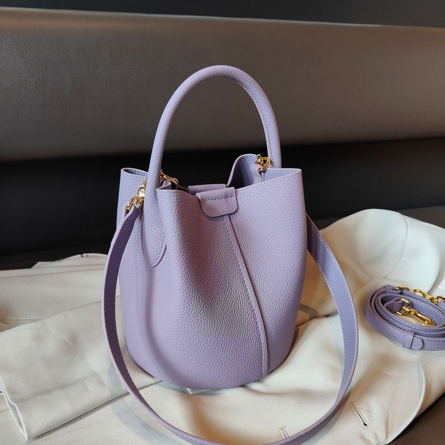 Women's High-grade Leather First Layer Cowhide Soft Bucket Bags