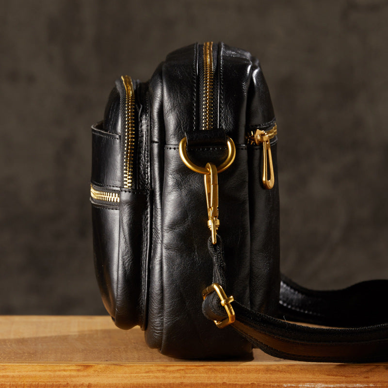Men's Handmade Retro First Layer Vegetable Tanning Men's Shoulder Bags