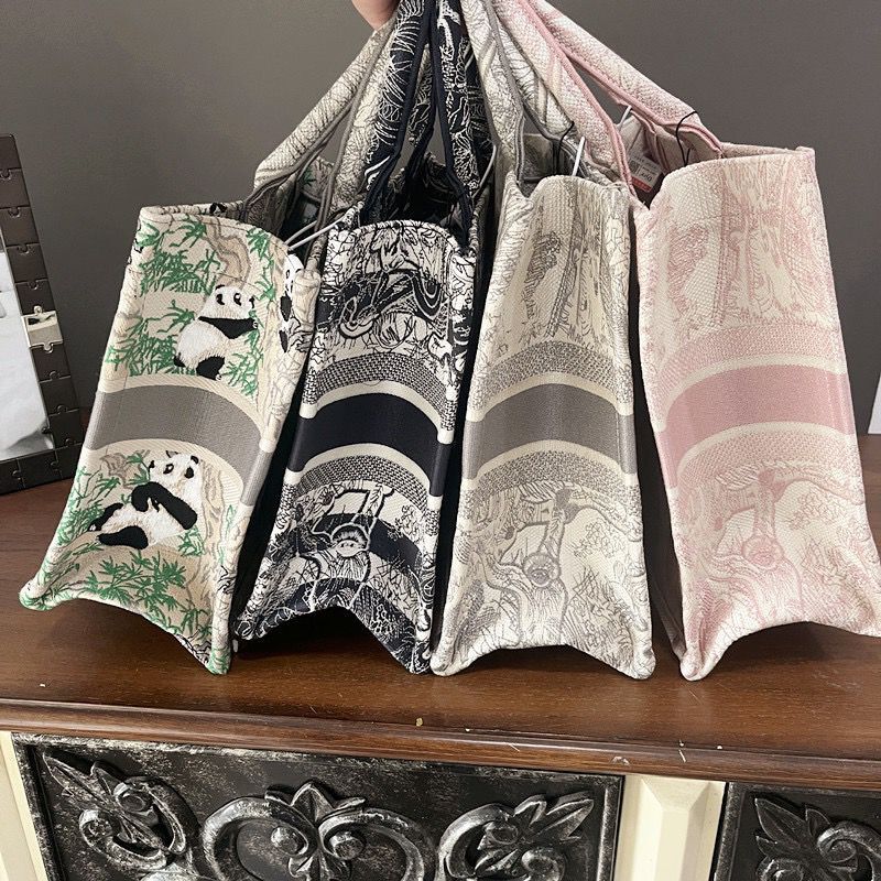 Family Presbyopic Large Capacity Embroidered Animal Series Tiger Tote Bags