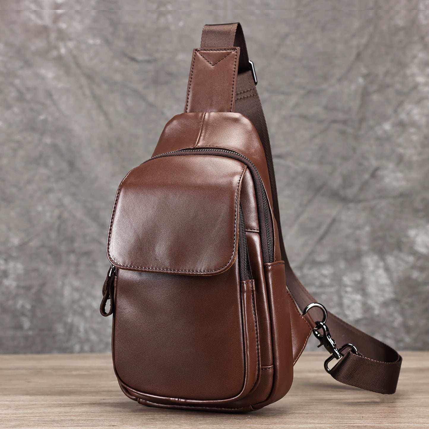 Men's Genuine Leather Fashion Personality Cowhide Men's Chest Bags