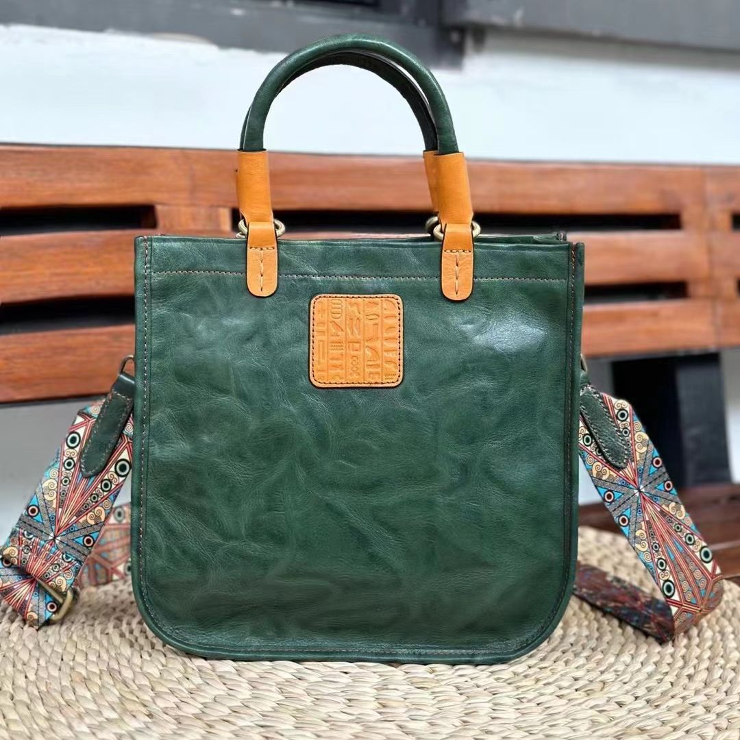 Women's Pattern Retro Handmade Vegetable Tanned Leather First Layer Shoulder Bags