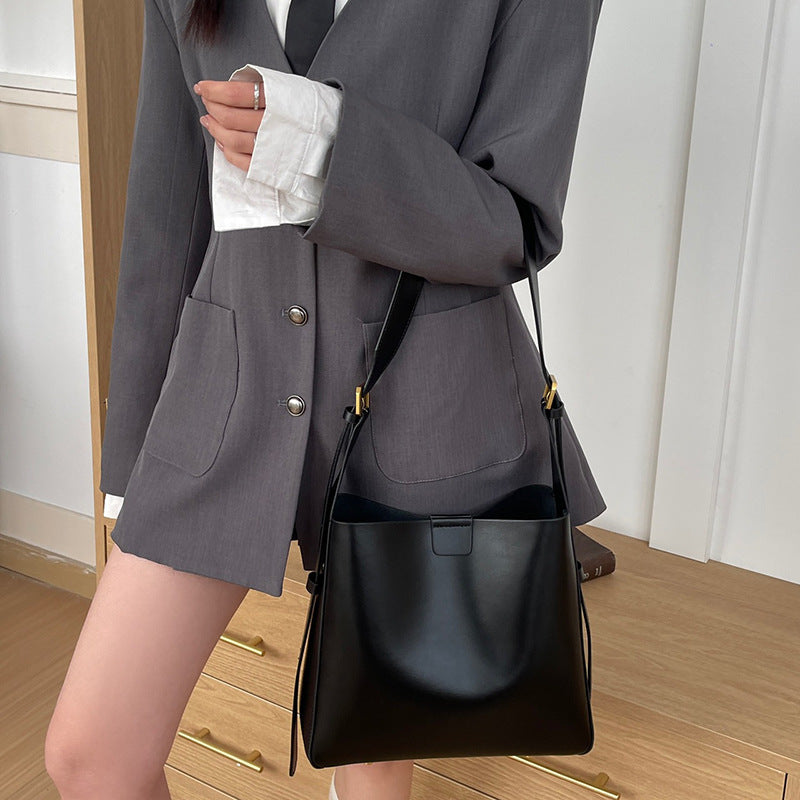 Women's High-grade Exquisite Leather Large Capacity Cowhide Bucket Bags