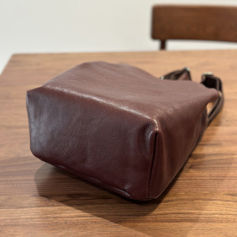 First Layer Cowhide Simple Commuter Large Capacity Backpacks