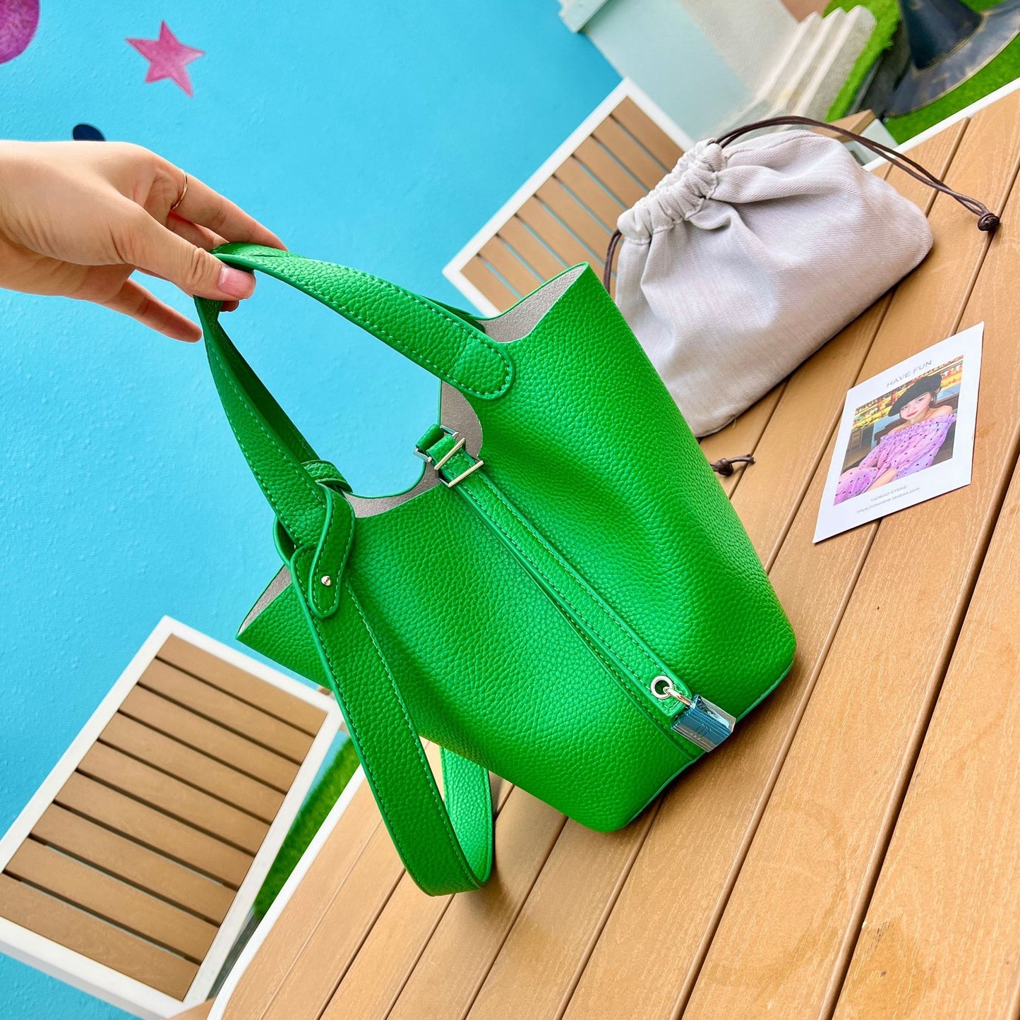 Women's Vegetable Basket Artificial Leather Textured Liner Handbags