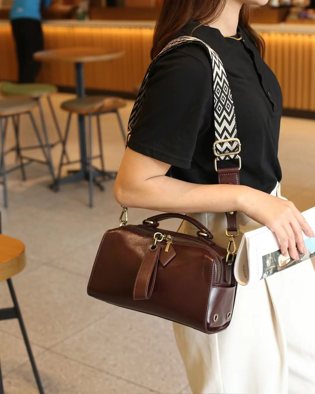 Women's First Layer Cowhide Retro Vegetable Tanning Handbags
