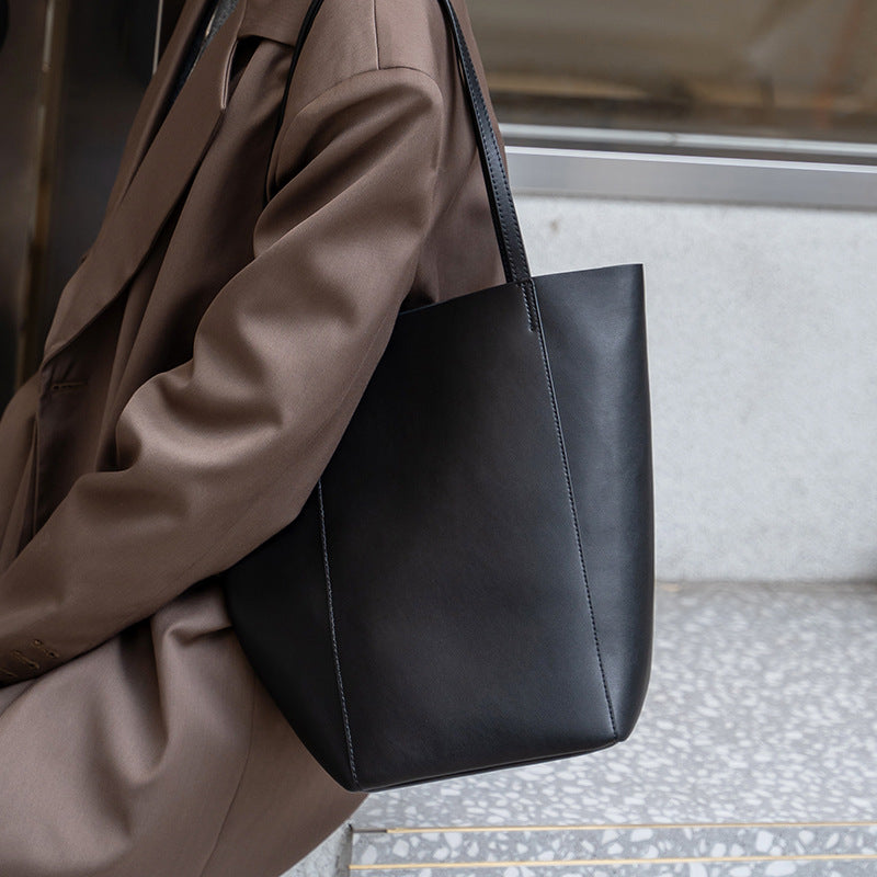 Women's Leather Light Luxury Minority Large Capacity Bucket Bags