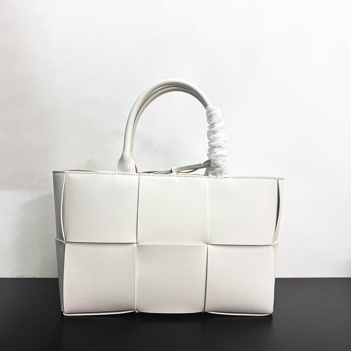Women's Texture Big Woven Leather Large Capacity Bags