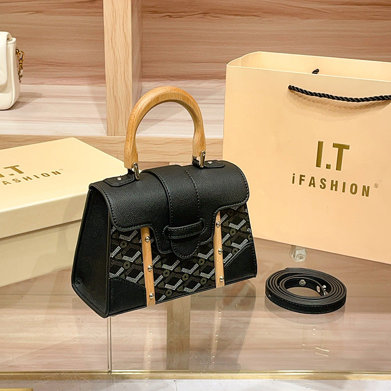 Women's Dog Teeth Saigon Wooden Saddle Poor Bags