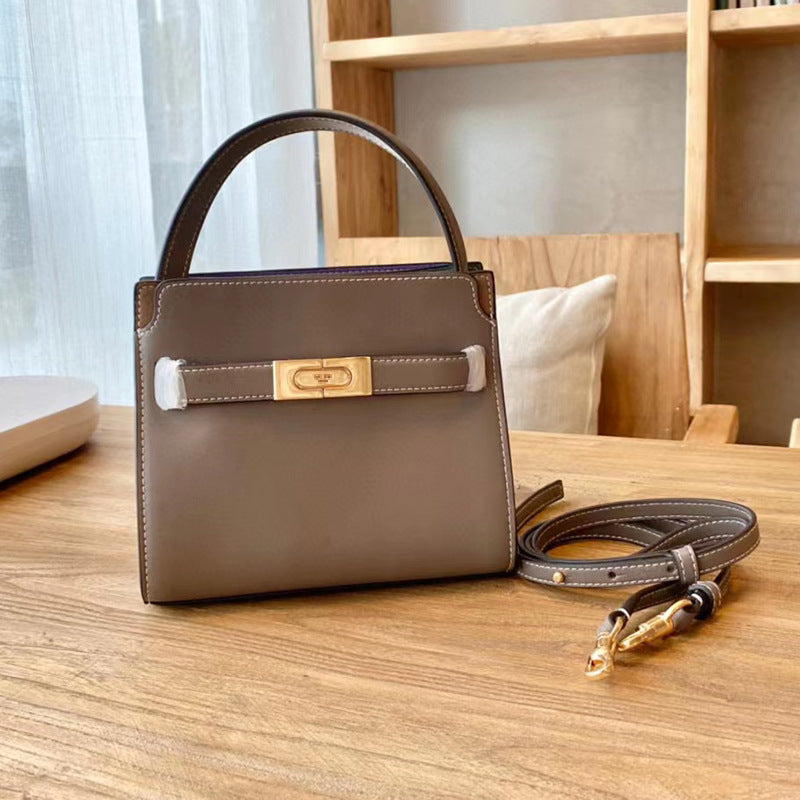 Women's Retro Frosted Hardware Large Capacity Niche Shoulder Bags