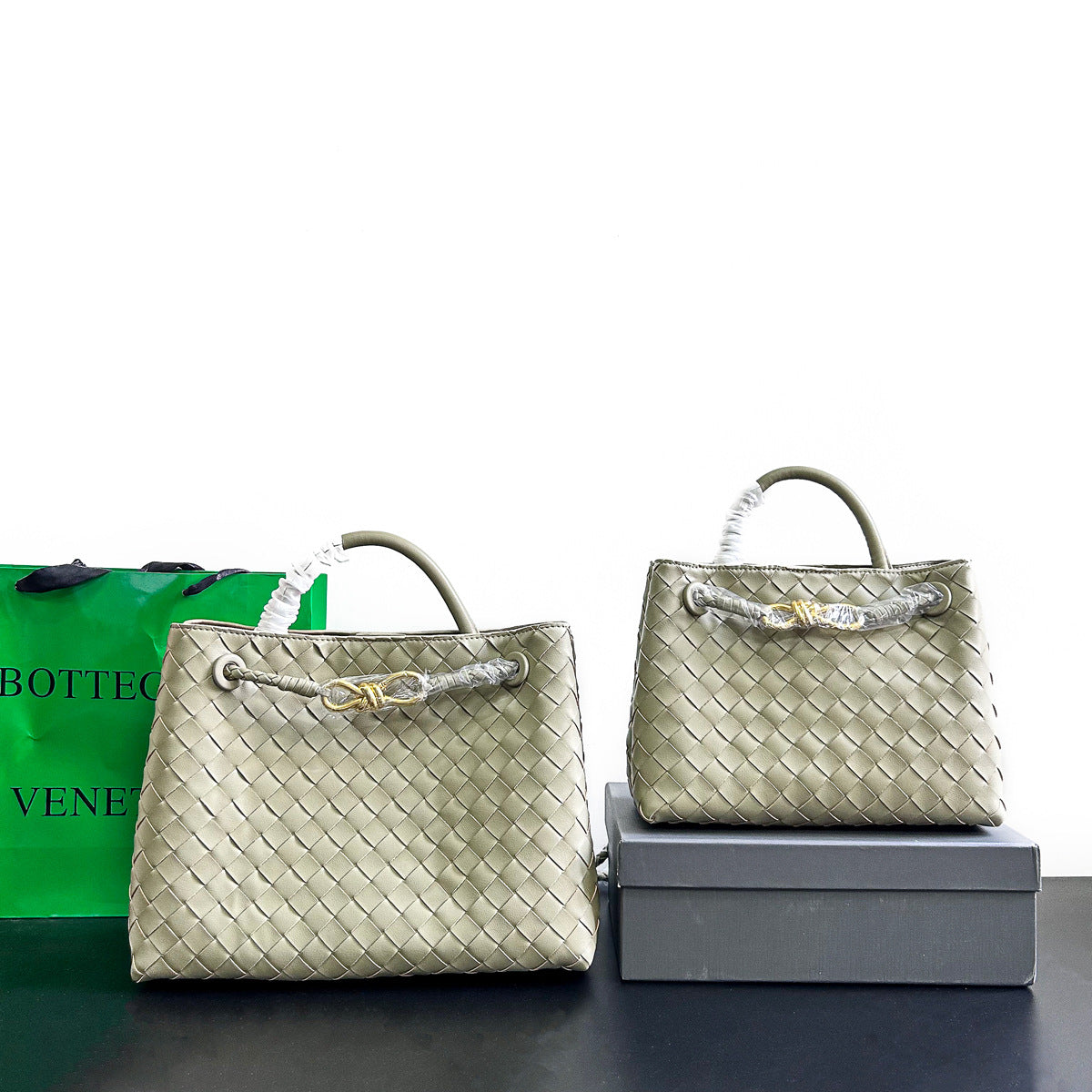 Women's Design Spring Metal Cord Fastener Woven Shoulder Bags