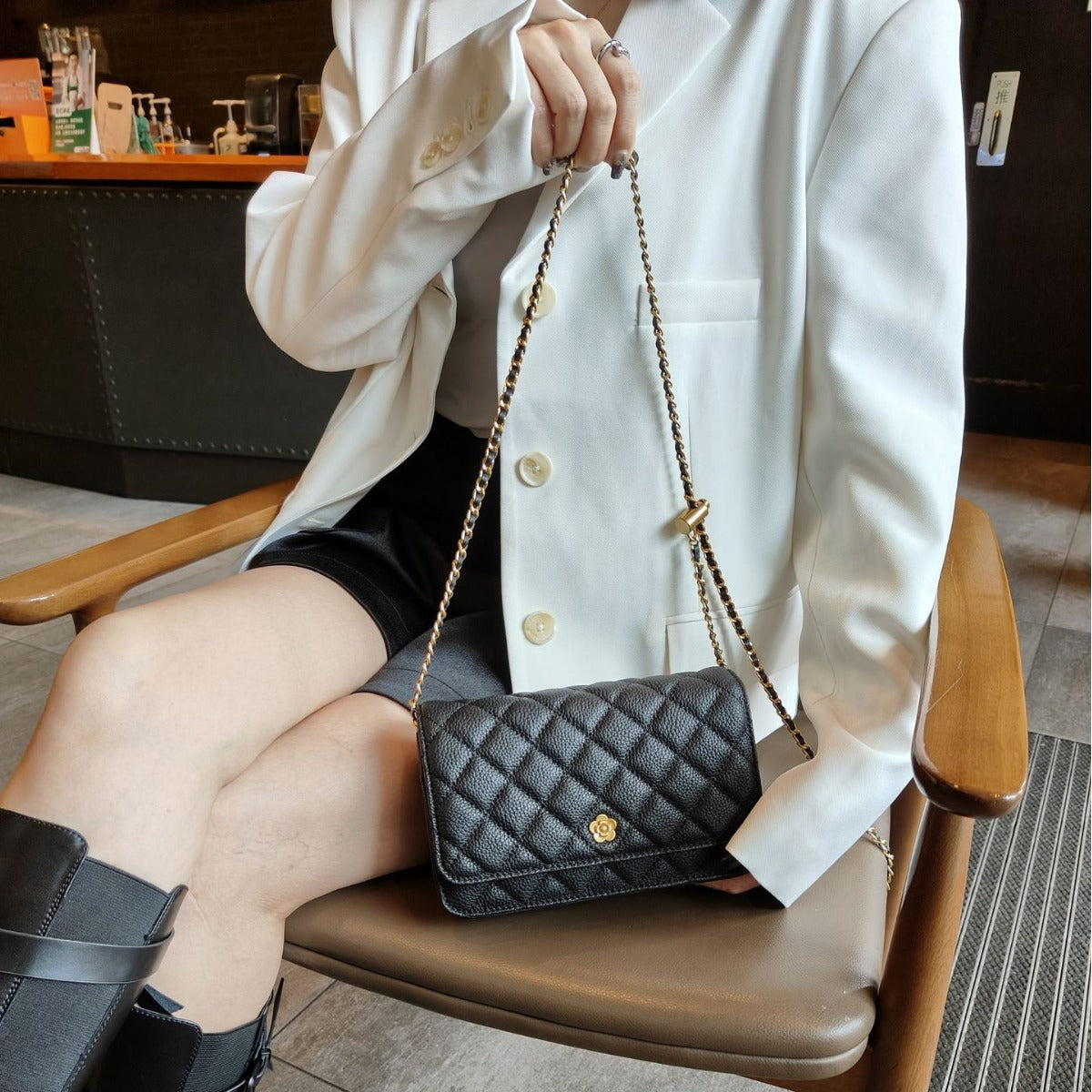Women's First Layer Cowhide Diamond Pattern Golden Crossbody Bags