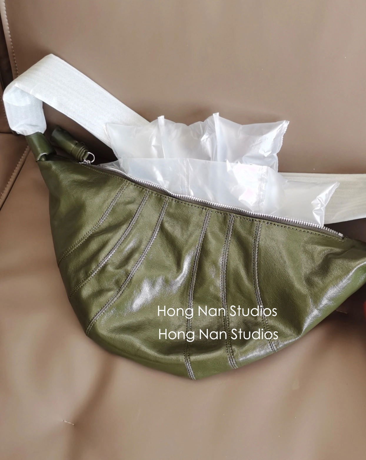 Linen Coated Croissant Niche Ode Advanced Texture Crossbody Bags