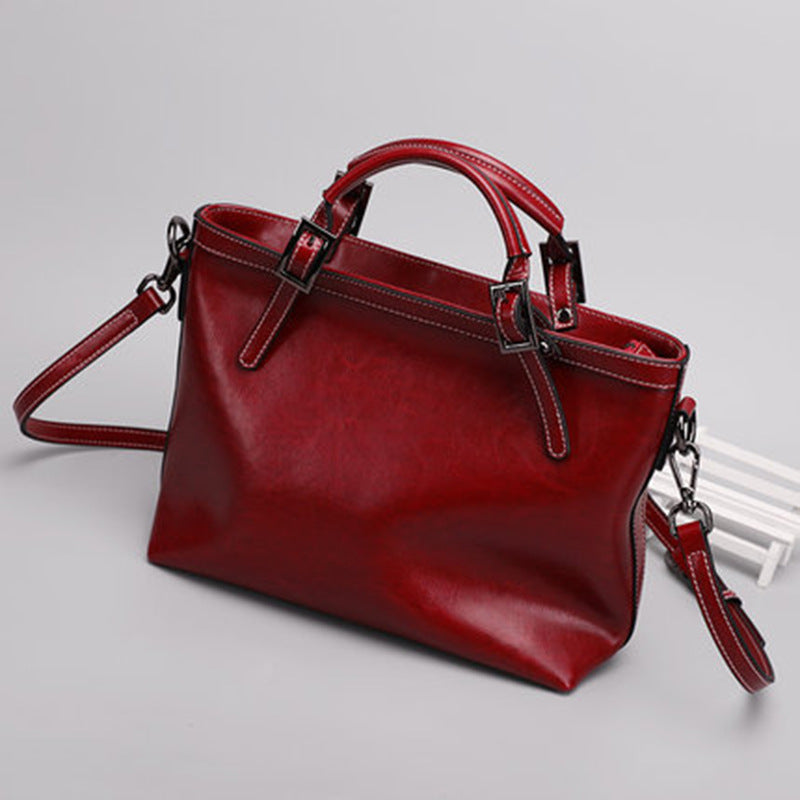 Women's Stylish Leather Simple Commuter Style Shoulder Bags