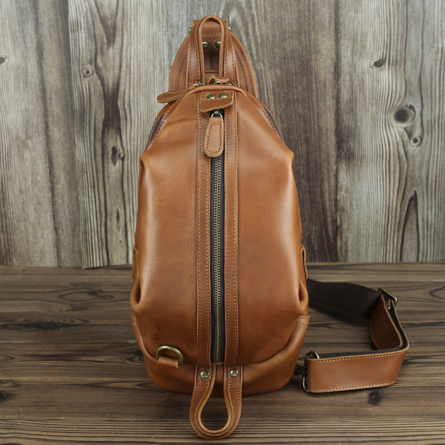 Men's Large Capacity First Layer Cowhide Retro Men's Chest Bags