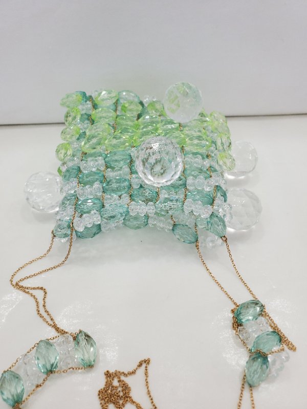 Women's Acrylic Crystal Handmade Beaded Fashion Vacation Shoulder Bags