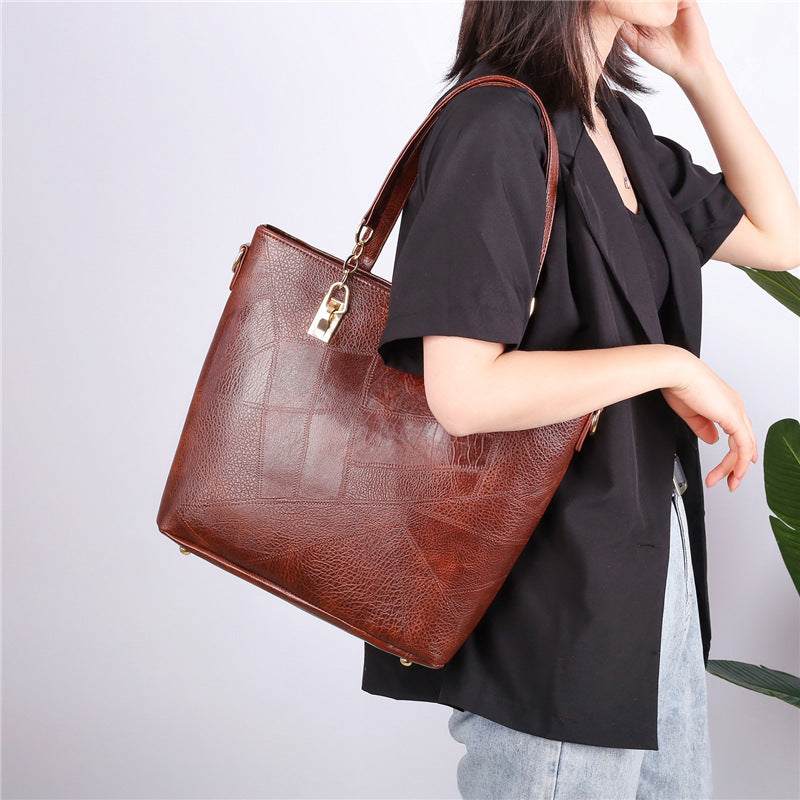 Women's Retro Fashion Large Capacity Portable Handbags
