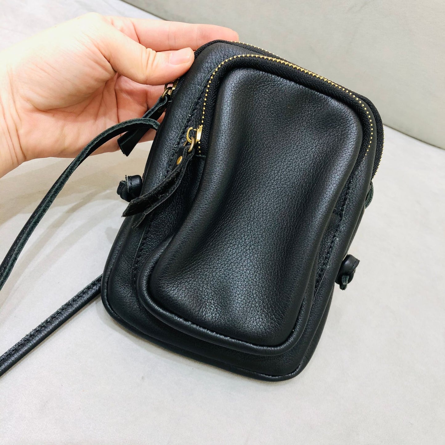 Vintage Genuine Leather Handmade First Layer Cowhide Mobile Shoulder Bags