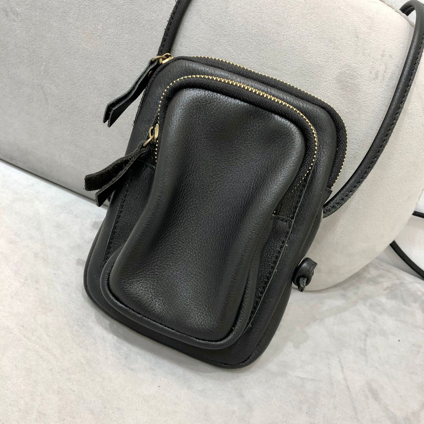 Vintage Genuine Leather Handmade First Layer Cowhide Mobile Shoulder Bags