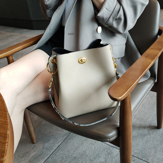 Women's Simple Textured Fashion Cowhide Commuter Bags