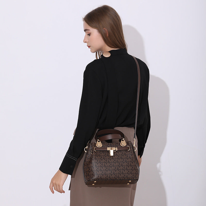 Women's Fashionable Letter Printing Kelly Platinum Contrast Bags