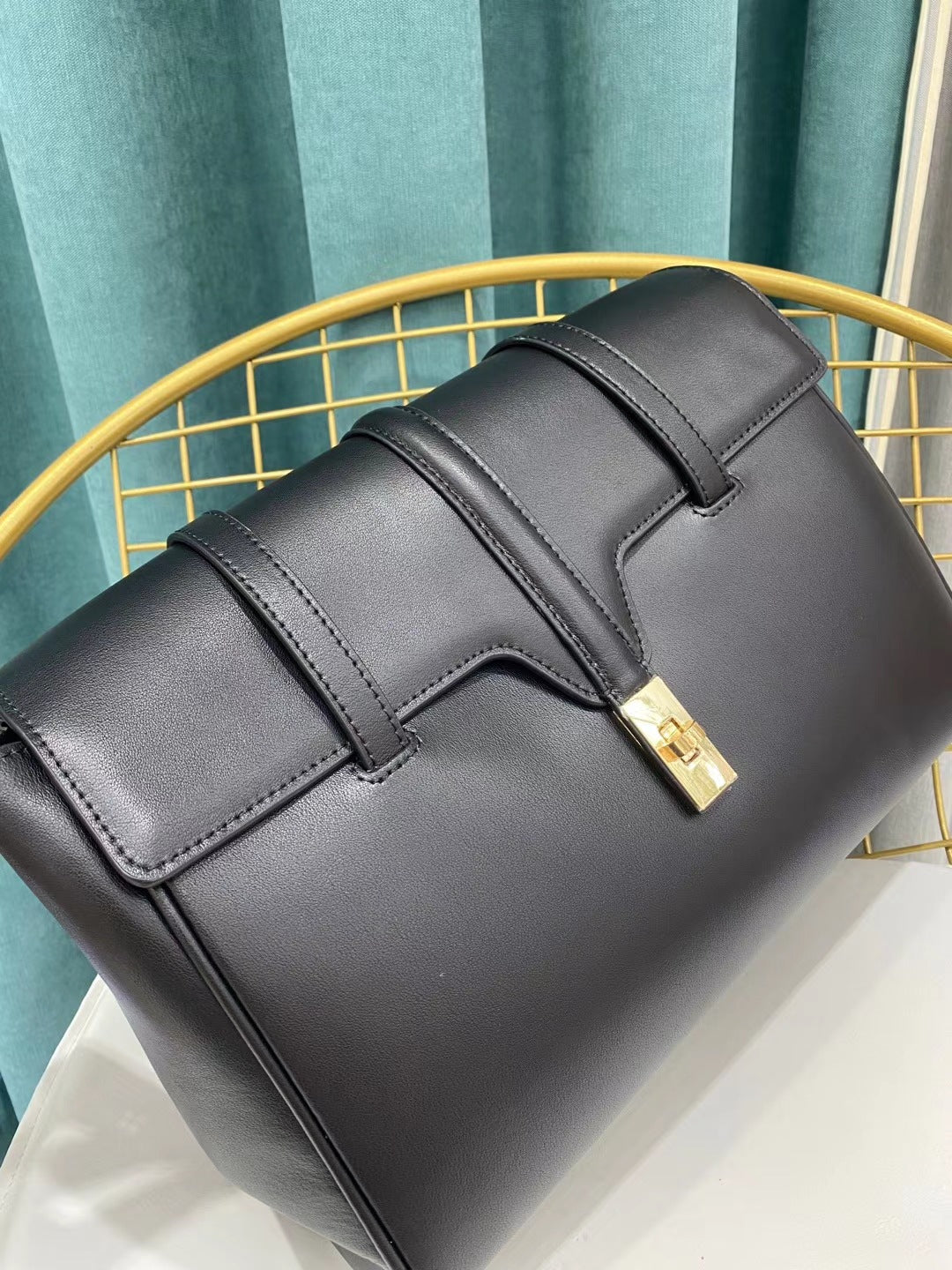 Women's Large Capacity Genuine Leather Shape Fashion Bags