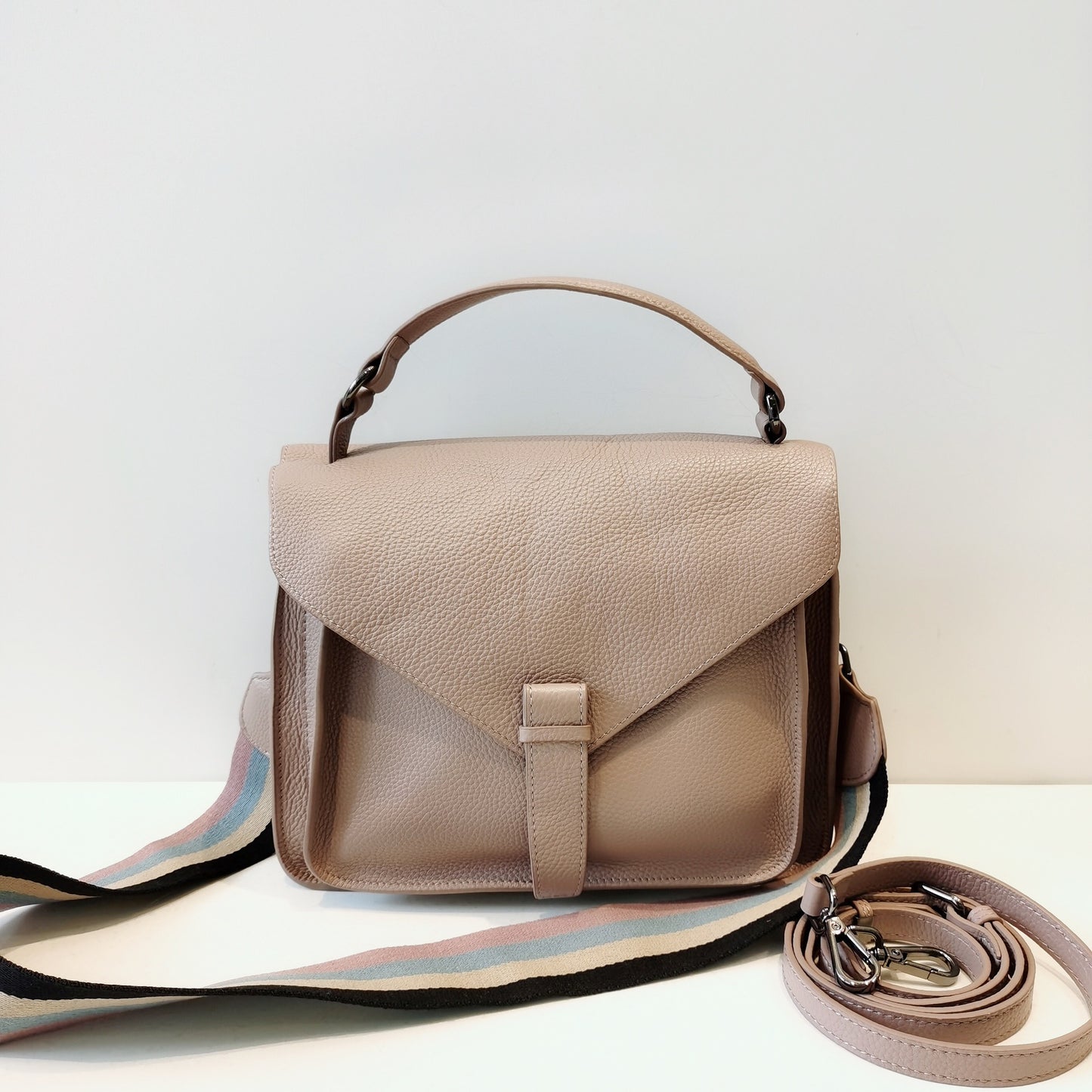 Portable Vintage Large Capacity First Layer Shoulder Bags
