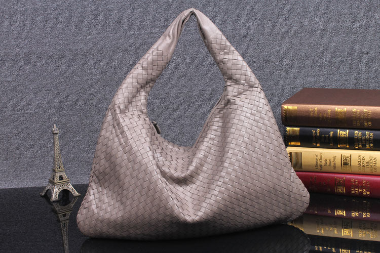 Women's Trendy Large Capacity Sheepskin Hand-woven Shoulder Bags