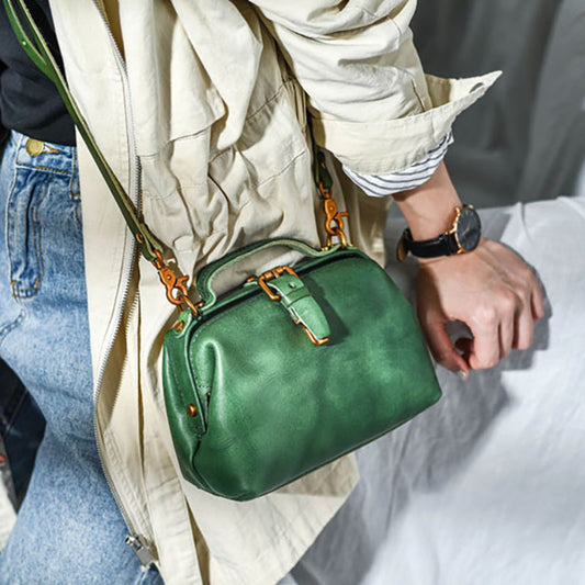 Women's Leather Retro Gold Mouth Doctor Art Bags