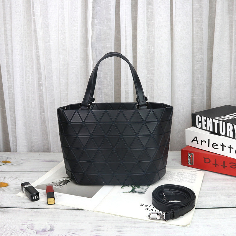 Women's Size Matte Fashion Geometric Diamond Quilted Bucket Bags